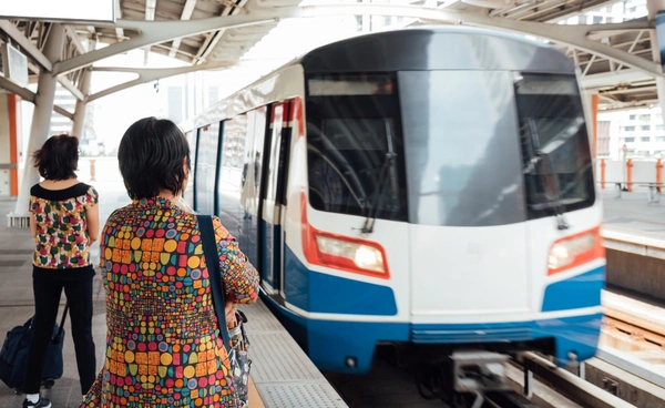 คนไทยจ่ายรถไฟฟ้าแพง ?​ อวสานส่วนต่อขยาย 15 บาท เทียบราคาญี่ปุ่นต่างแค่ไหน ? 