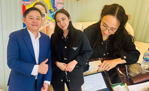 มีคดีอะไร? อั้ม พัชราภา ลงภาพคู่ ทนายแก้ว แต่ชาวเน็ตแซวยับ ทนายดังดูเสียอาการ