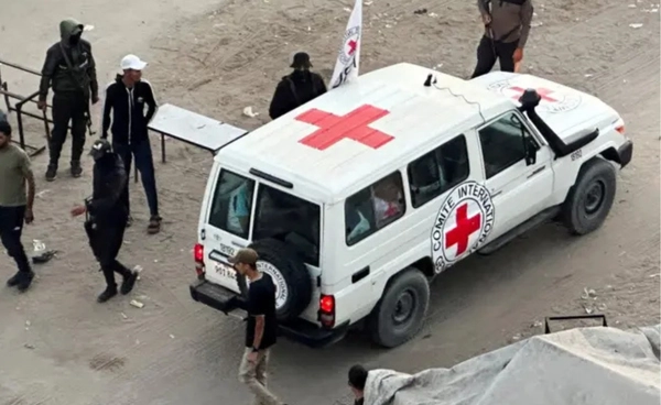 ฮามาสเริ่มปล่อยตัวประกันอิสราเอล ส่งมอบให้กาชาดแล้ว 7 คน