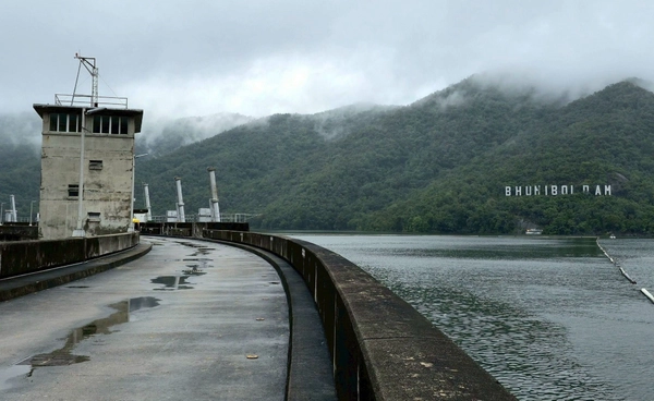 “เขื่อนภูมิพล” น้ำเยอะทุบสถิติ ในรอบ 14 ปี ตั้งแต่น้ำท่วมใหญ่ปี 54 หลังปีนี้ไทยเจอพายุ 6 ลูก!