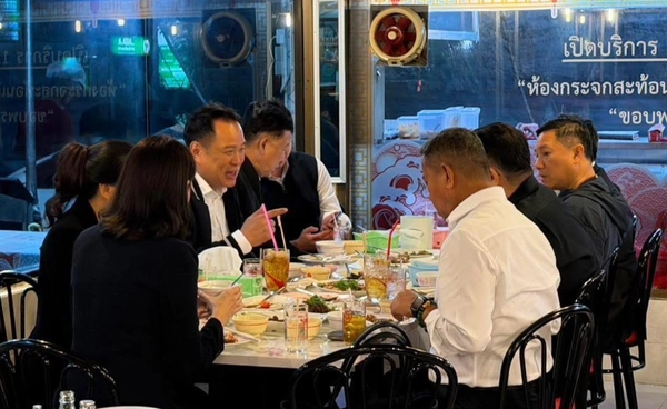 "คิดถึงจับฉ่าย-ยำปลาเค็ม" นายกฯ ตรงดิ่งเข้าร้านข้าวต้มเหลาเหลา หลังกลับจากประชุมเอเปค เกาหลีใต้ 