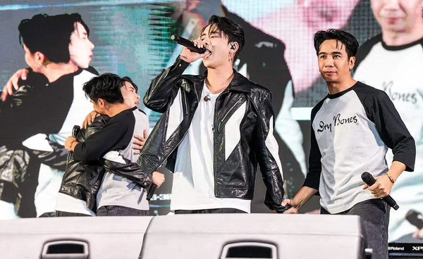 ซึ้งใจ! เบิ้ล ปทุมราช ขอบคุณ ก้อง ห้วยไร่ อยู่เคียงข้างในวันที่สูญเสีย