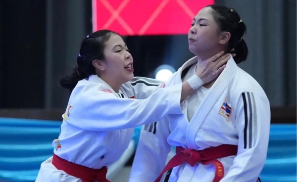 "กุลสตรี-สุภวดี" ซิวทองที่ 4 ให้ทัพกีฬาไทย จากยูยิตสูประเภทโชว์หญิง