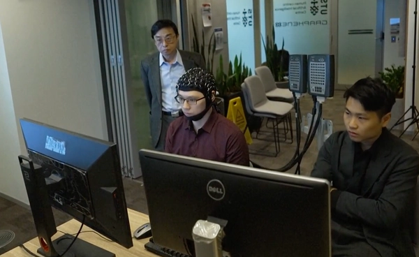 “หมวก AI”  ถอดรหัสคลื่นสมอง ต่อยอดสู่การคุมอุปกรณ์ด้วยความคิด