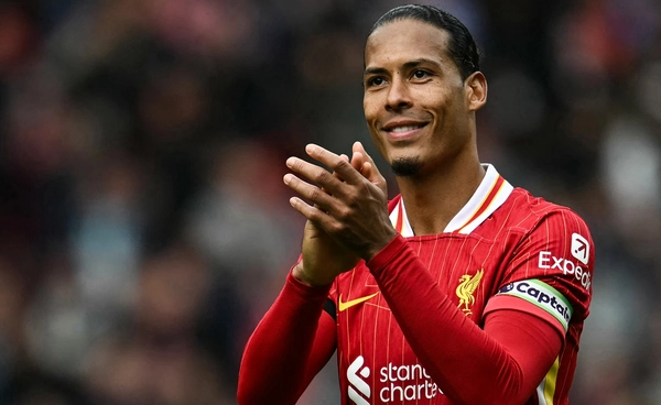 ประวัติ เฟอร์จิล ฟาน ไดค์ : กำแพงเหล็กแห่งแอนฟิลด์!