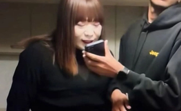 “เจ๊หงส์” เป็นเหตุ โค้ชฟิตเนสหนุ่มจีนติดเชื้อ “เอช.ไพโลไร”  ผ่านน้ำลายจากการจูบ