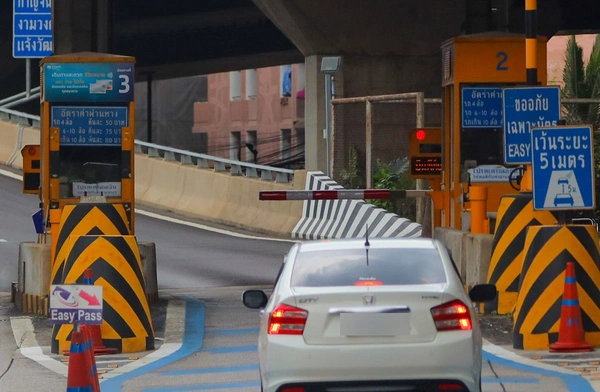 ขึ้นทางด่วนฟรี วันหยุด 12 สิงหาคม 2568 วันแม่แห่งชาติ รวม 3 สายทาง 63 ด่าน