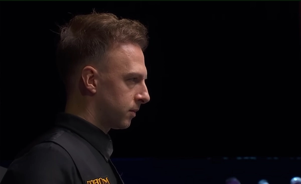 ทรัมป์ ฮึดรัว 6 เฟรม พลิกอัด ติง  ทะลุตัดเชือกยูเคฯ ชน โรเบิร์ตสัน