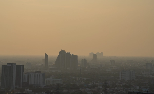 กทม.เจอวิกฤต “ฝุ่นพุ่ง” ชวน “Work from Home” 4 ธ.ค.นี้