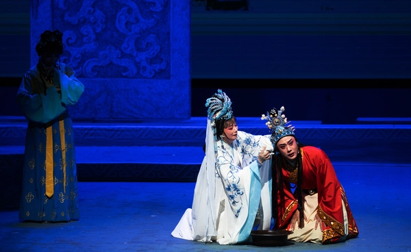 โต้วจี ฮองเฮาผู้เลือกความยุติธรรมเหนือสายเลือด บนเวทีงิ้วแต้จิ๋ว