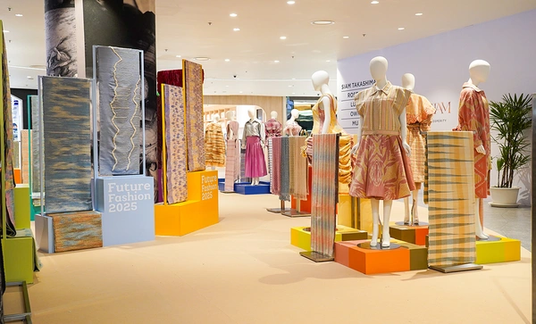 “Future Fashion มหัศจรรย์แห่งเส้นใย 2025” โชว์ผลงานผ้าจากเส้นใยธรรมชาติที่ถูกถักทออย่างพิถีพิถัน