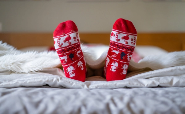 ประโยชน์ดี ๆ ของการ "ใส่ถุงเท้านอน" ช่วยให้หลับไว ป้องกันตะคริว