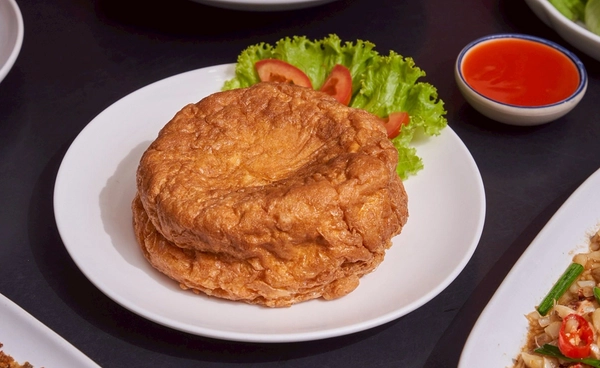 เปิดพิกัดร้านไข่เจียวปูในกรุงเทพฯ พร้อมราคา จานเด็ดที่คนรักปูห้ามพลาด