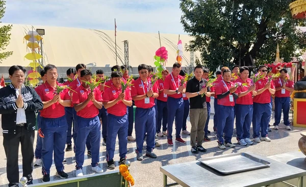  "เบสบอลไทย" กราบพระขอพร ก่อนสู้ศึก "ซีเกมส์"