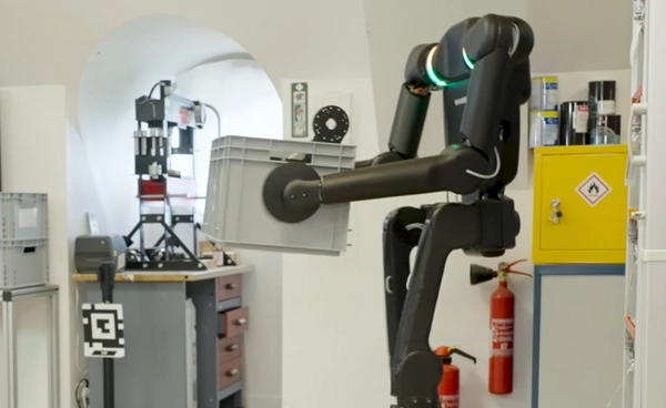 ทำความรู้จักหุ่นยนต์ไร้ศีรษะ Calvin-40 ของฝรั่งเศส ที่เกิดมาเพื่อทำงานในโรงงานเท่านั้น