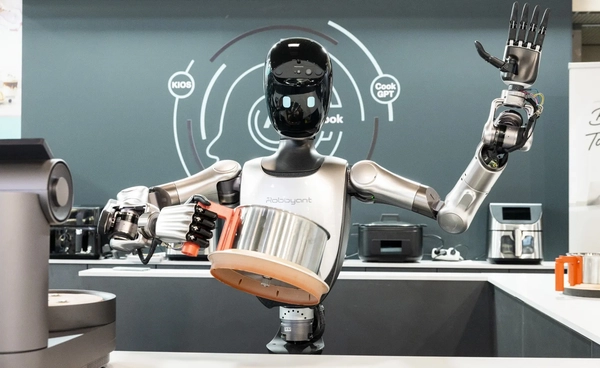 เปิดตัวหุ่นยนต์ฮิวแมนนอยด์ R1 จากบริษัท Ant Group คู่แข่งรายใหม่ของหุ่นยนต์ Tesla Optimus