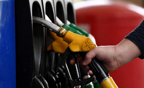 ข่าวดี! ลดราคาน้ำมันเบนซิน 30 สตางค์ - ดีเซล 50 สตางค์/ลิตร มีผลพรุ่งนี้