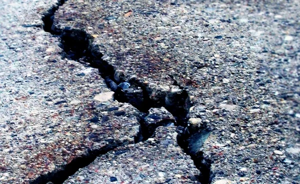 ฟิลิปปินส์แผ่นดินไหวรุนแรงขนาด 7.4 ล่าสุดประกาศเตือนภัย “สึนามิ” แล้ว