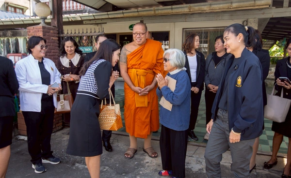 หลวงพี่น้ำฝน–สพป.นครปฐม เขต 1 ช่วยครูวัย 87 ชีวิตพลิกหนัก