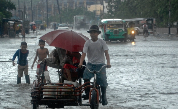 พายุโซนร้อน “เฟิงเฉิน” ขึ้นฝั่งฟิลิปปินส์  ทางการสั่งอพยพประชาชน