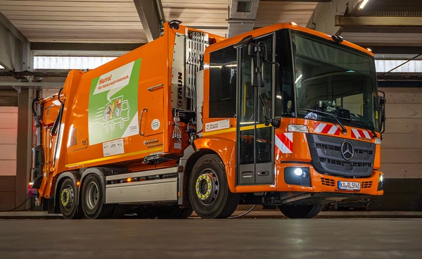 รถเก็บขยะ EV 100% จาก Mercedes-Benz ใช้จริงแล้วในเยอรมนี วิ่งงานหนักได้ไม่ต่างรถดีเซล