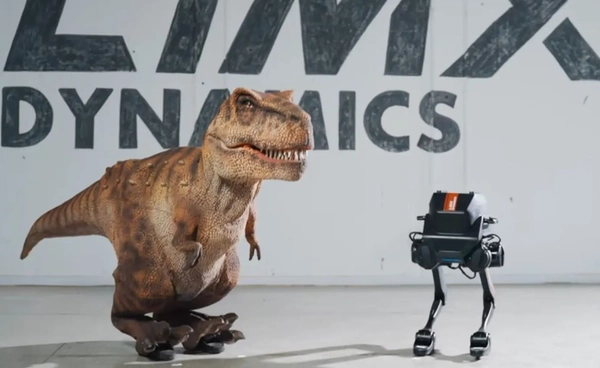 จีนเปิดตัว “หุ่นยนต์ T-Rex” สองขา ทรงตัวอัจฉริยะ ผลัก-เตะ ไม่ล้ม !