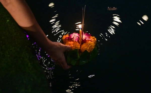 ลอยกระทง 2568 "กทม." เปิดสวนสาธารณะ 33 แห่ง พร้อมลอยออนไลน์