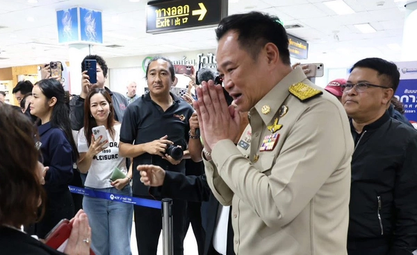 นายกฯ ลงพื้นที่หาดใหญ่ เยี่ยมผู้โดยสารติดค้าง–ตรวจน้ำท่วมโรงปูน