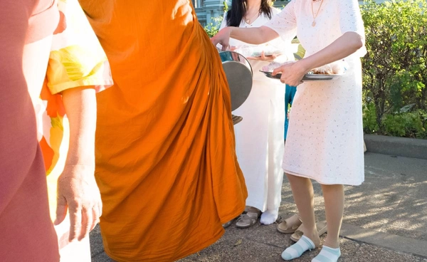 "คบพระสงฆ์เป็นแฟน" เข้าข่ายป่วยทางจิตหรือไม่? ไขข้อสงสัย? ในมุมมองจิตแพทย์