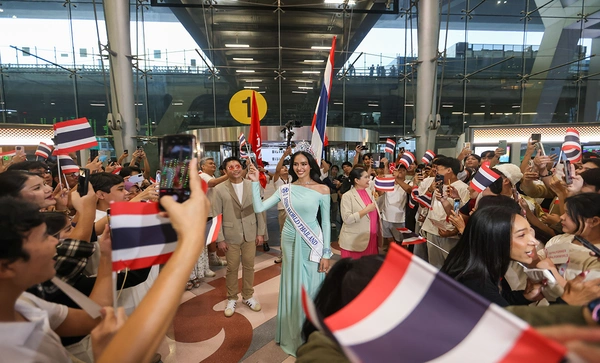 ประมวลภาพ แฟนนางงามร่วมส่ง “โอปอล-สุชาตา” ชิงมงฟ้าที่อินเดีย 