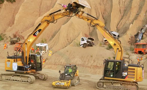 ละครเวที “Romeo and Juliet” ฉบับเครื่องจักร ตีความ “รักอมตะ” ผ่านเครื่องยนต์