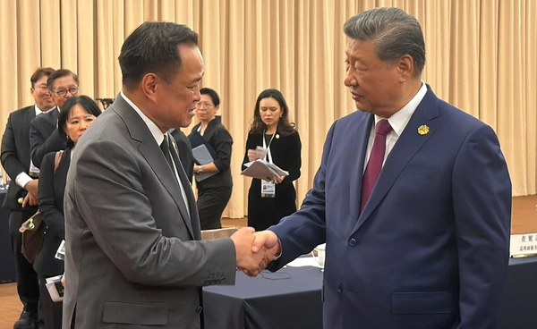 "อนุทิน" พบ "สี จิ้น ผิง" ที่การประชุมเอเปค ในเกาหลีใต้