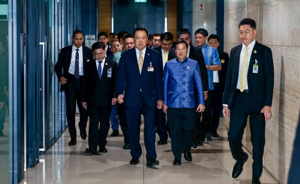 ย้อนคำชี้แจง “อนุทิน” ย้ำไม่เซ็นให้สัญชาติไทย ‘เบน สมิธ’