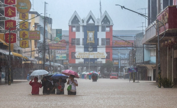 วิกฤตน้ำท่วมครั้งประวัติศาสตร์  ฝนถล่ม “หาดใหญ่” จนรับไม่ไหว  คาดสถานการณ์คลี่คลายกลางธ.ค.