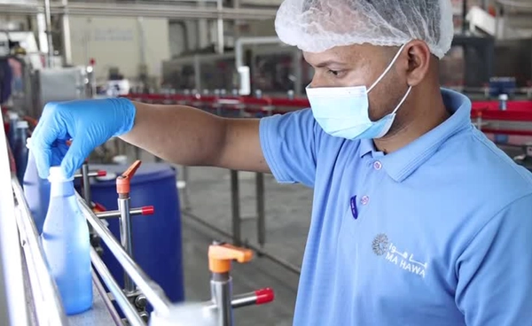 บริษัท UAE เผยเทคโนโลยี “ผลิตน้ำดื่มจากอากาศ” แก้ปัญหาวิกฤตน้ำแดนทะเลทราย 