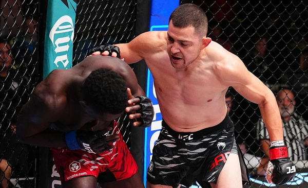 การ์เซีย คว้าชัย 7 ไฟต์ติด   ชนะน็อค โอนามา ยกแรก