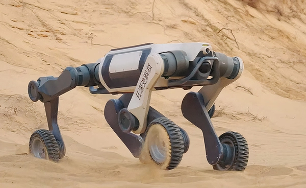 จีนโชว์ “หุ่นยนต์สุนัข” LYNX M20 พิชิตทุกสภาพภูมิประเทศ