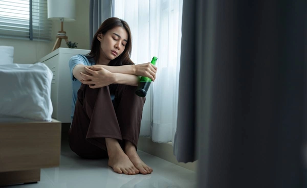 อยากรักษา "ซึมเศร้า" แต่เหล้าก็ยังอยากดื่ม เสี่ยงลดประสิทธิภาพยา อารมณ์แปรปรวน