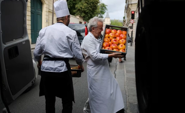 เชฟมิชลินดังในปารีส ปิดฉากเมนูอาหารจากเนื้อสัตว์ เปลี่ยนสู่มังสวิรัติเพื่อความยั่งยืน  
