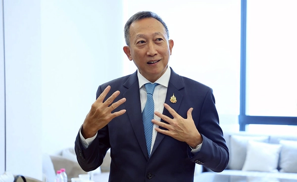 เปิดประวัติ “วรภัค ธันยาวงษ์” อดีตรมช.คลัง ปูมหลัง และ ข้อเท็จจริง