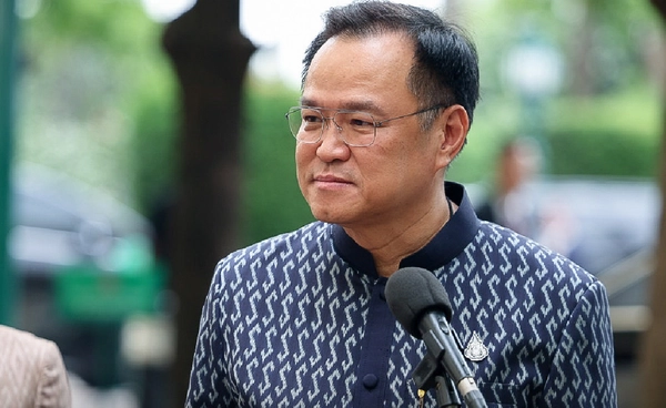 "อนุทิน" ปัดข่าวตั้งรัฐบาลแข่ง พร้อมทำหน้าที่ฝ่ายค้านอย่างสร้างสรรค์