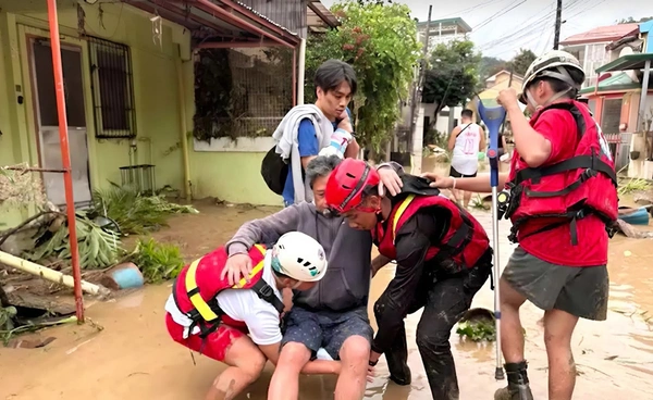 ไต้ฝุ่นคัลแมกีถล่มฟิลิปปินส์! หลายหมื่นชีวิตไม่มีไฟฟ้าใช้ กระทบ 100 เที่ยวบิน