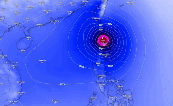 พายุไต้ฝุ่นจ่อถล่มฮ่องกง  เตรียมปิดสนามบิน 36 ชม.  ครั้งแรกในประวัติศาสตร์
