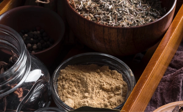 จากรากหญ้าสู่รากเศรษฐกิจ สมุนไพรไทยจะเยียวยาระบบสุขภาพที่เปราะบางได้จริงหรือ?