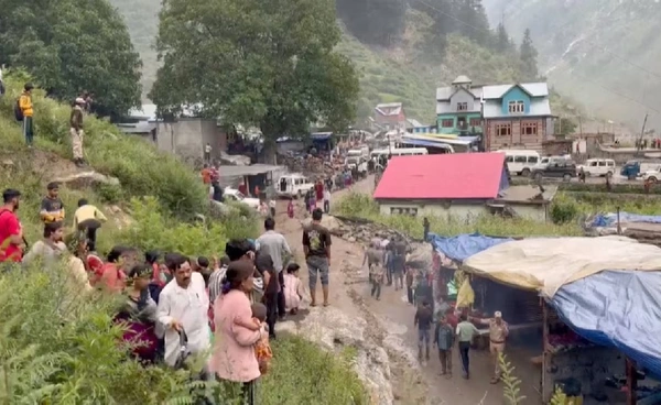 ฝนถล่มกลางขบวนแสวงบุญ ใน “อินเดีย” ดับแล้ว 46 ราย สูญหายอีกกว่า 200 ราย