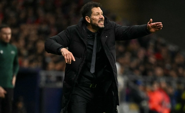 ซิเมโอเน เสียใจปะทะคารมกับแฟนลิเวอร์พูล