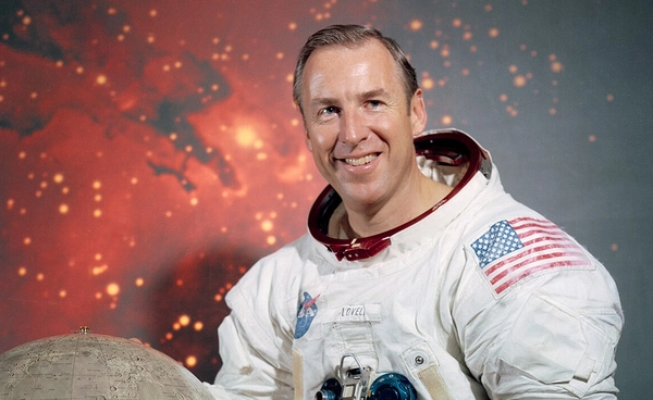 เจมส์ โลเวลล์ ผู้บัญชาการภารกิจอพอลโล 13 เสียชีวิตในวัย 97 ปี