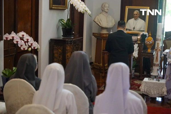 รูป-คริสต์ศาสนิกชนชาวไทยลงนามไว้อาลัยสมเด็จพระสันตะปาปาฟรังซิส-7