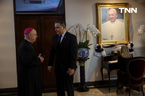 รูป-คริสต์ศาสนิกชนชาวไทยลงนามไว้อาลัยสมเด็จพระสันตะปาปาฟรังซิส-4