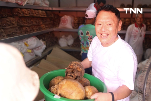 รูป-จิตอาสาร่วมพิธี “ล้างน้ำชา” ทำความสะอาดกระดูกศพไร้ญาติก่อนฌาปนกิจในพิธีล้างป่าช้า-24